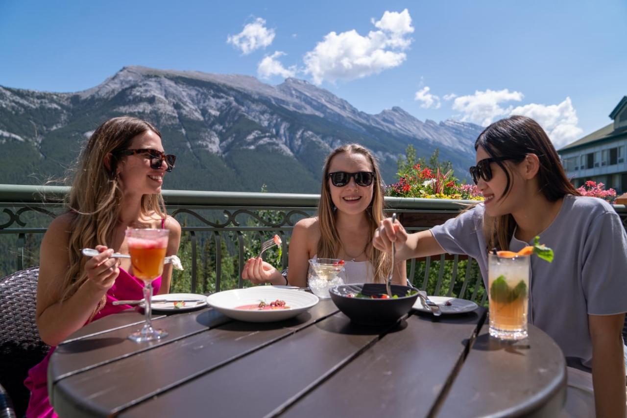 The Rimrock Resort Hotel Банф Экстерьер фото