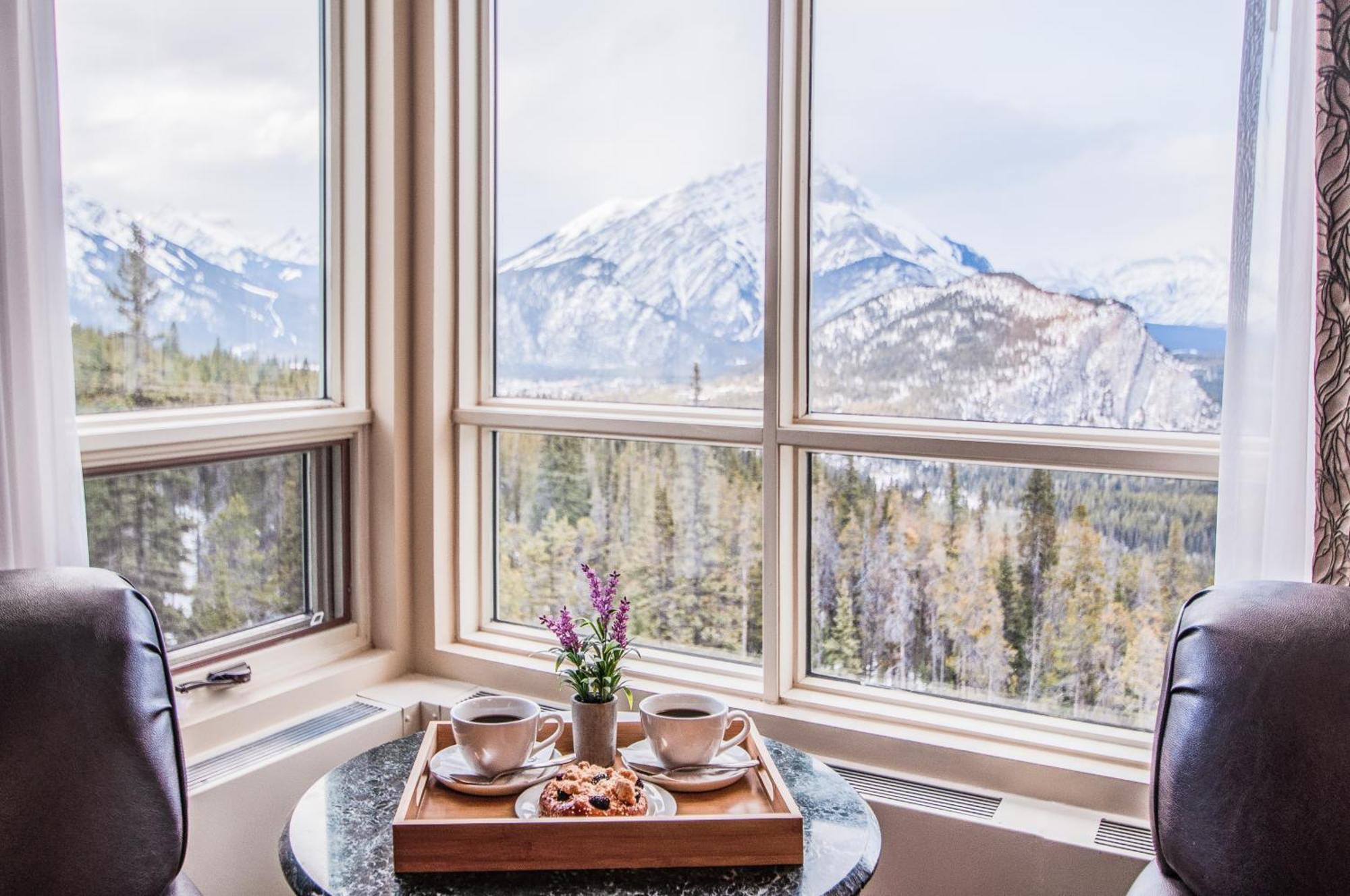 The Rimrock Resort Hotel Банф Экстерьер фото